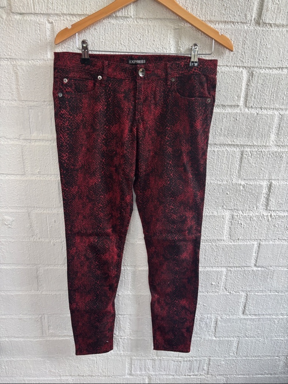 Express Snakeskin Print Red & Black Skinny Jeans sz 6
